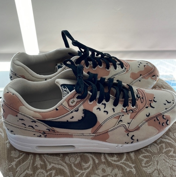 Nike Other - Nike Air Max 1